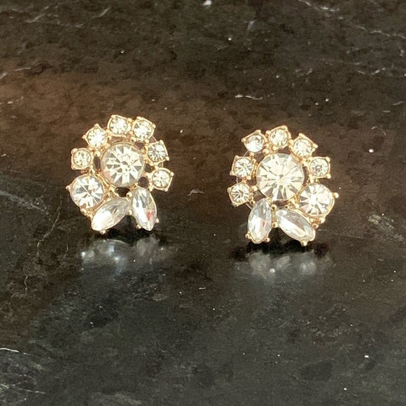 MARCHESA Crystal Cluster Earrings NWT! LAST ONE! - Picture 3 of 8
